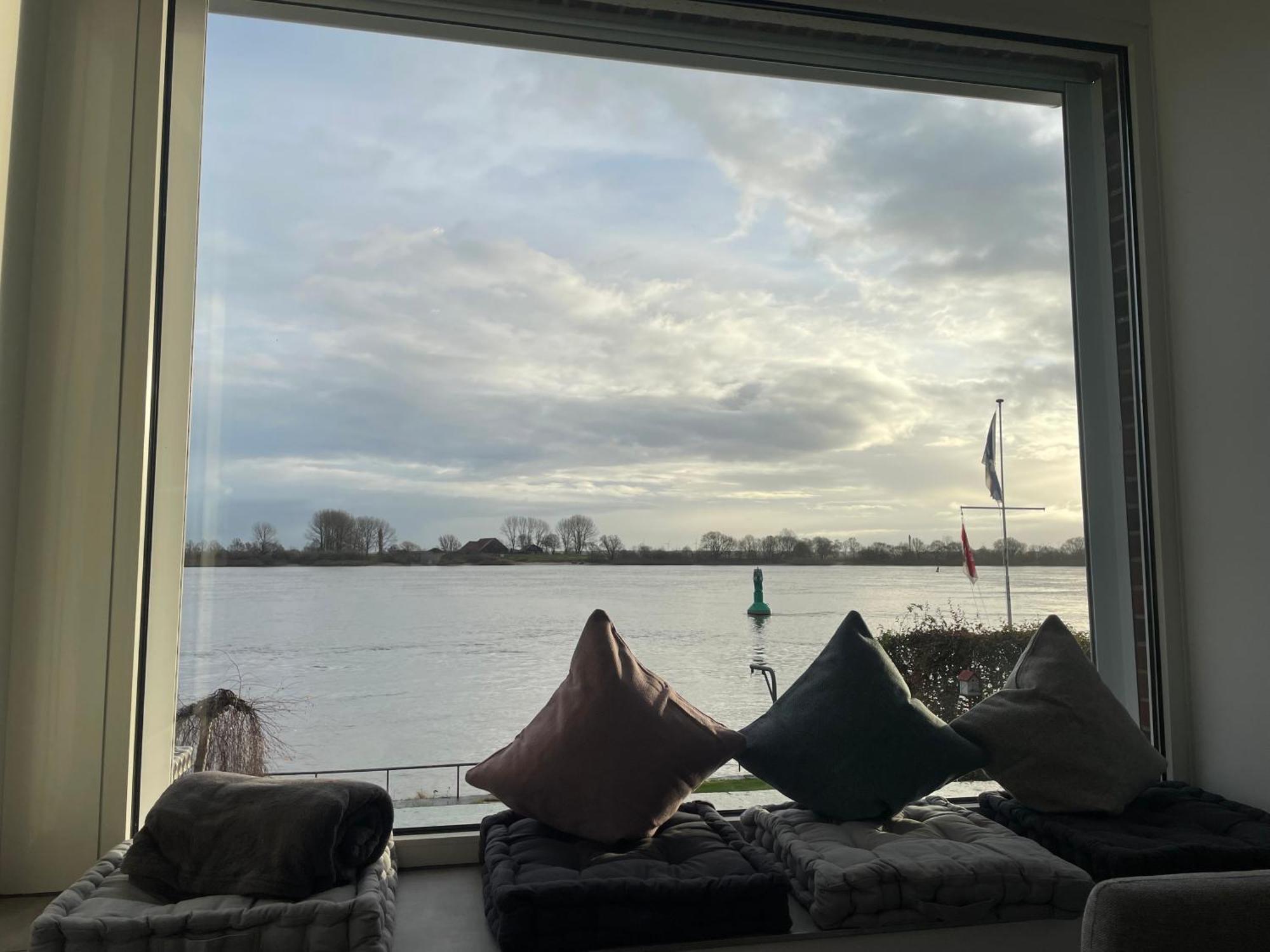 Sonnenschein Apartment Brake  Bagian luar foto