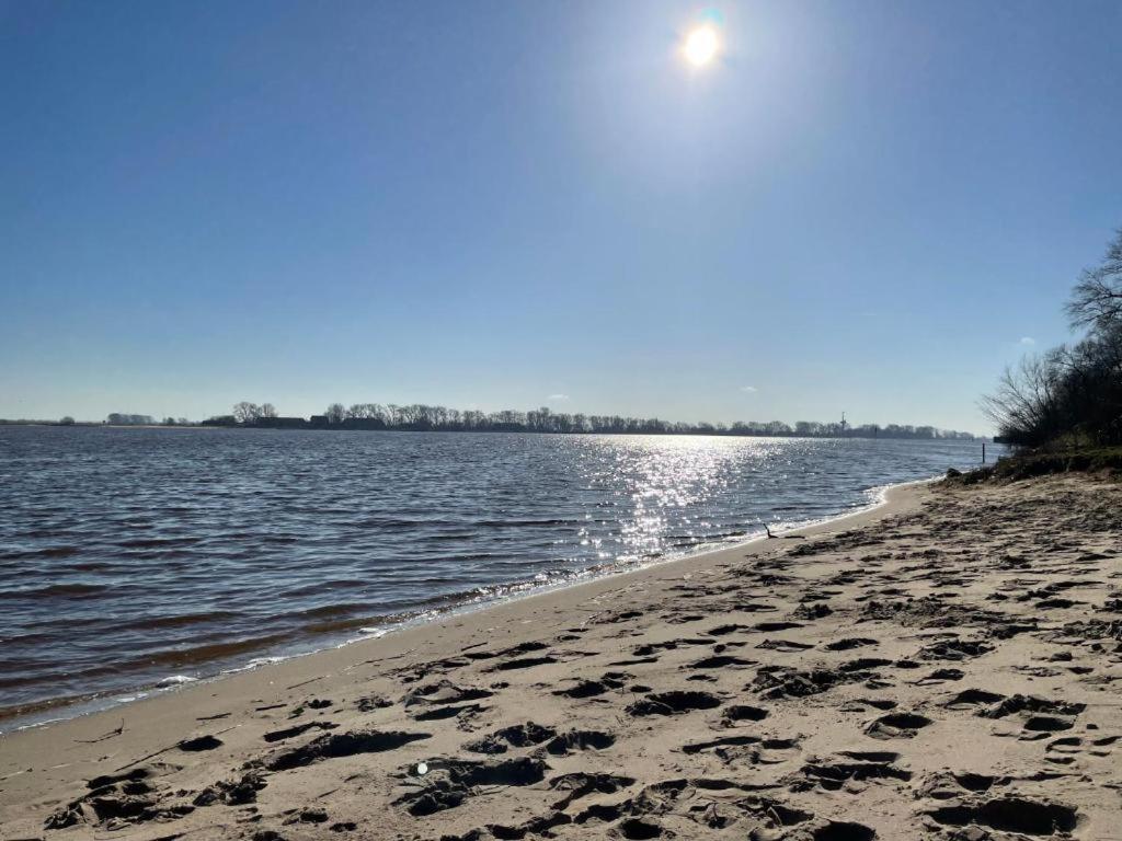 Sonnenschein Apartment Brake  Bagian luar foto
